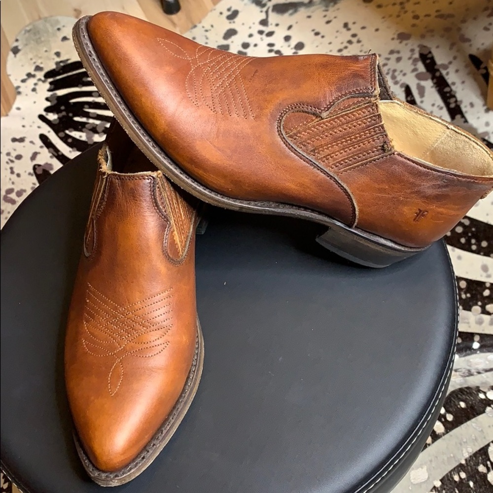 FRYE Billy shootie size 8